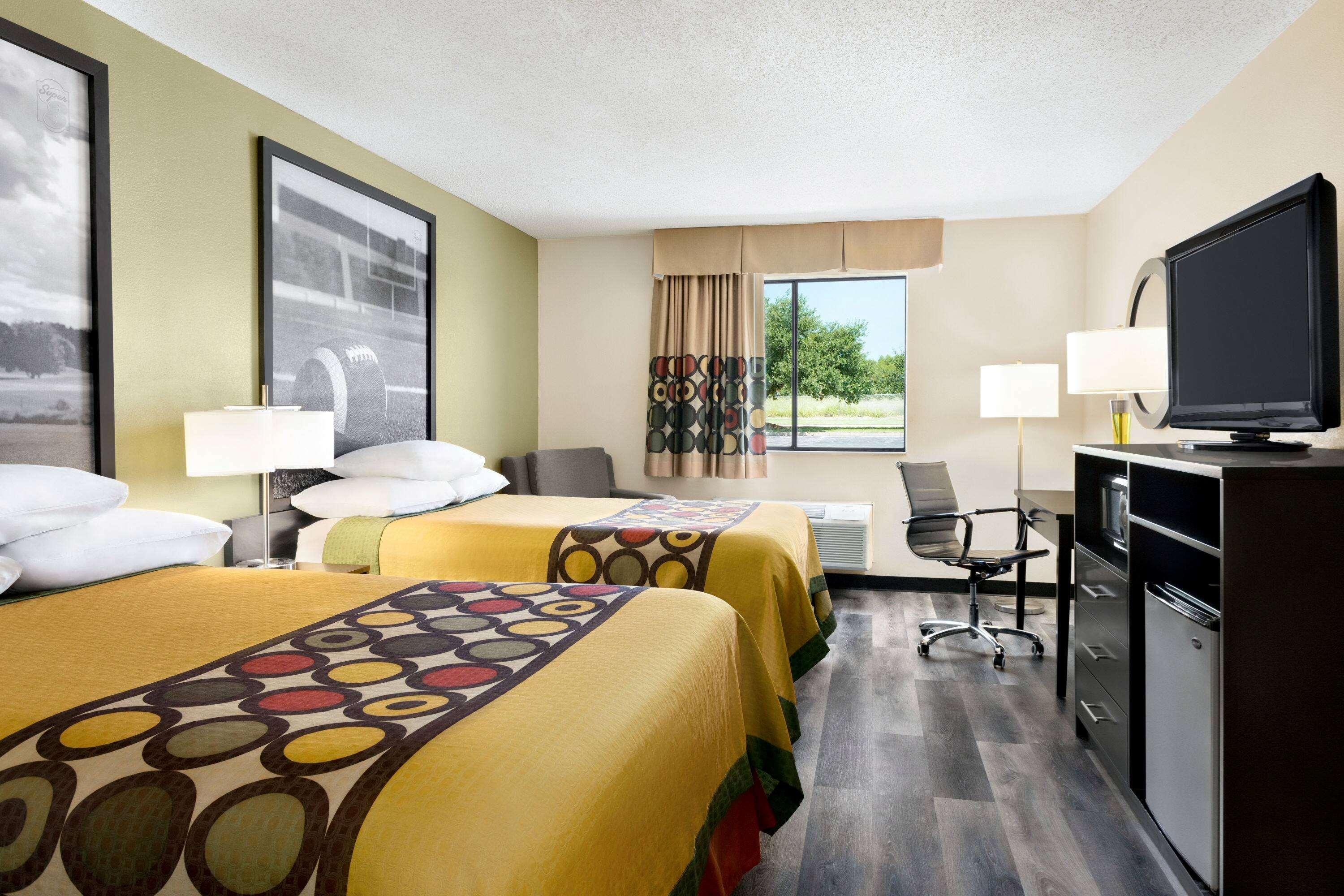 Super 8 By Wyndham Clinton Exterior foto