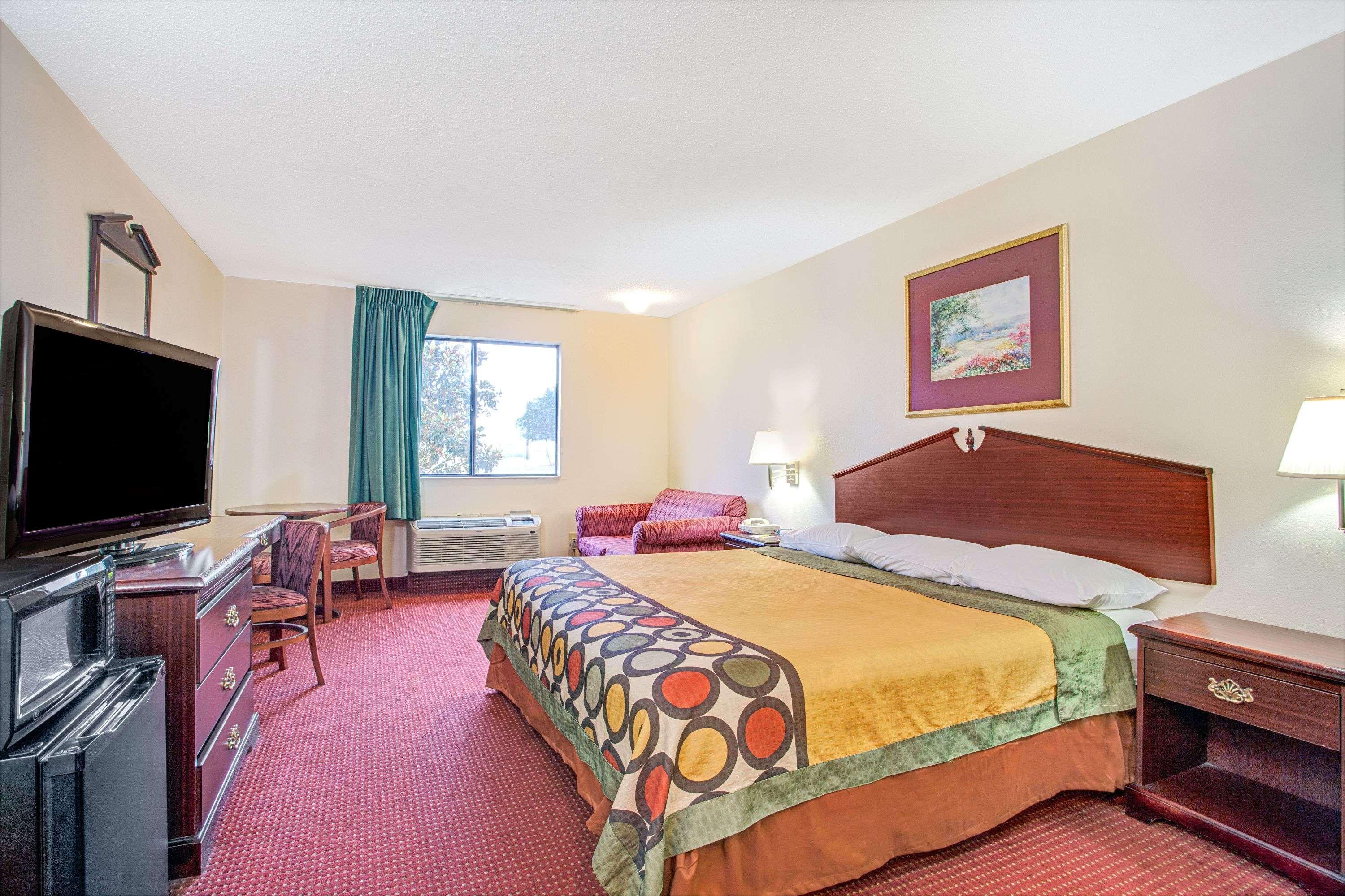 Super 8 By Wyndham Clinton Exterior foto