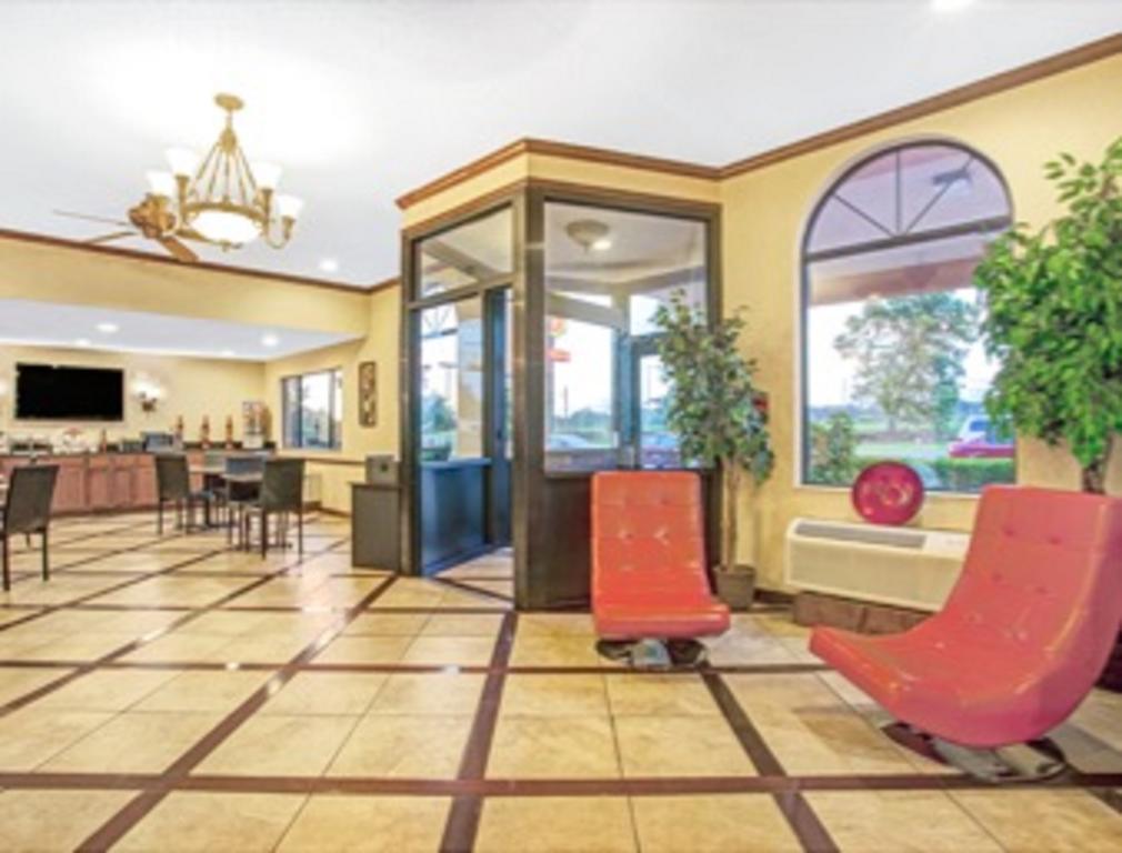 Super 8 By Wyndham Clinton Exterior foto